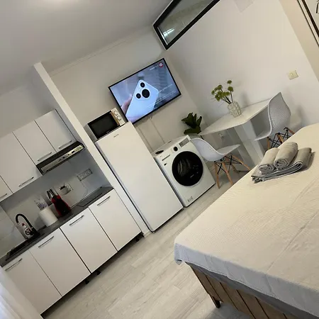 Campus Darius Apartment